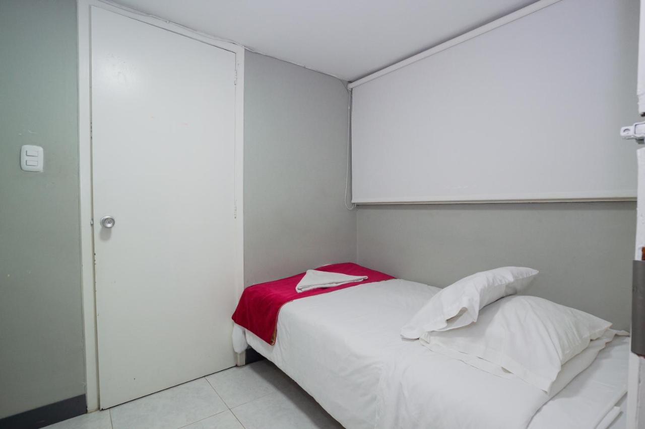 Apartasuites & Hotel Bogota Teusaquillo エクステリア 写真